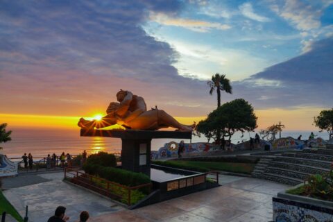 Located in Miraflores, Love Park is one of Lima’s most photogenic and romantic places. Its design pays homage to love and to Peruvian poet Antonio Cisneros. The park features the famous sculpture “El Beso” (The Kiss), created by artist Victor Delfín. With panoramic views of the Pacific Ocean, colorful mosaics, and beautifully crafted benches, this is a favorite stop for couples and visitors seeking a peaceful atmosphere. It is also an excellent moment to enjoy the scenic coastline before continuing the Private Lima City Tour.
